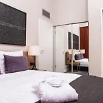 Adina Checkpoint Charlie Aparthotel Berlín