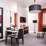 Adina Checkpoint Charlie 4* Berlín