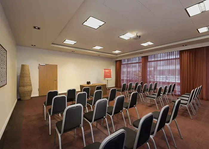 Apart Otel Adina Checkpoint Charlie 4*