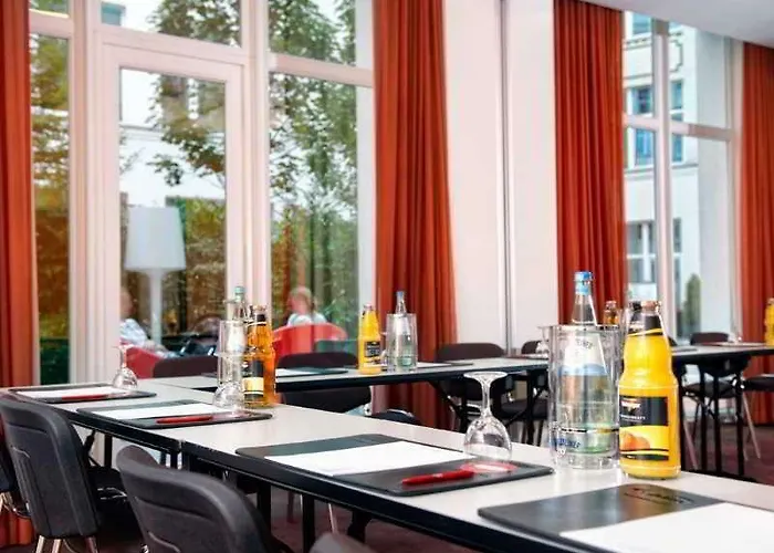 Adina Checkpoint Charlie Apart Otel 4*