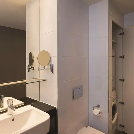 Aparthotel Adina Checkpoint Charlie 4*