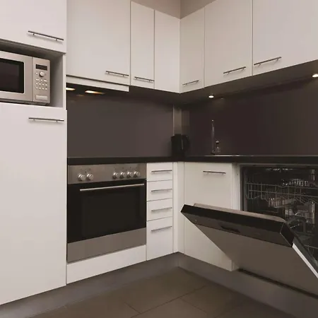 أدينا تشيكبوينت شارلي برلين