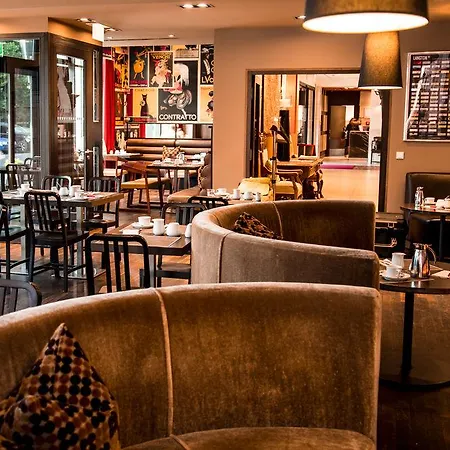 Adina Checkpoint Charlie Aparthotel 4*