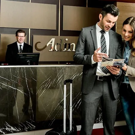 Adina Checkpoint Charlie 4*