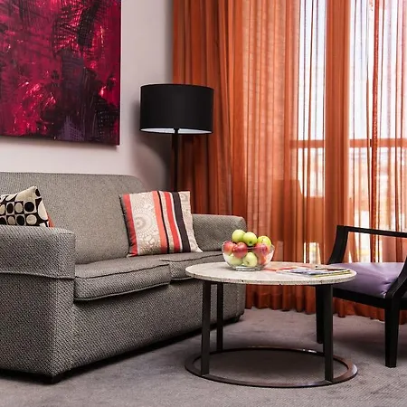 Adina Checkpoint Charlie Aparthotel 4*