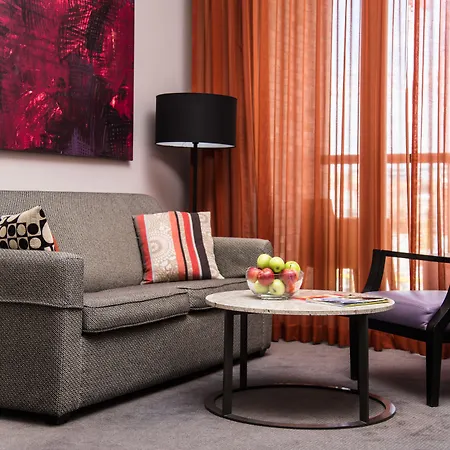 أدينا تشيكبوينت شارلي 4* برلين