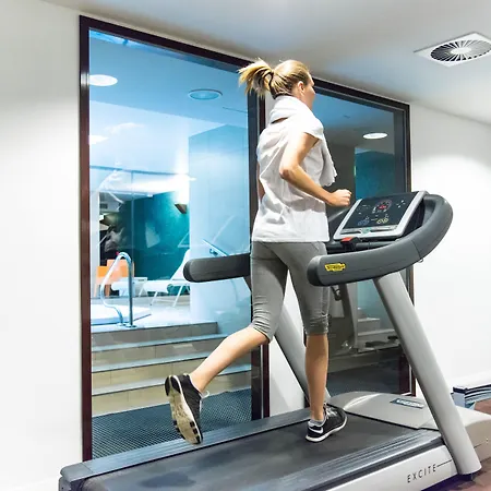 أدينا تشيكبوينت شارلي برلين