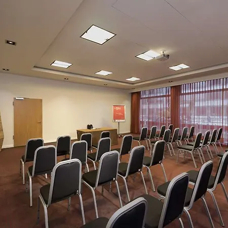 شقة فندقية أدينا تشيكبوينت شارلي 4*