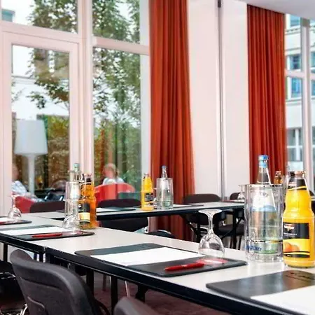 Adina Checkpoint Charlie Aparthotel 4*