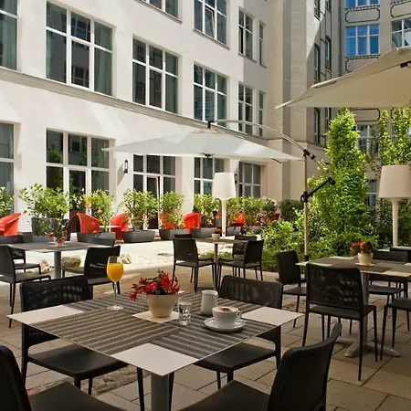 Adina Checkpoint Charlie 4*