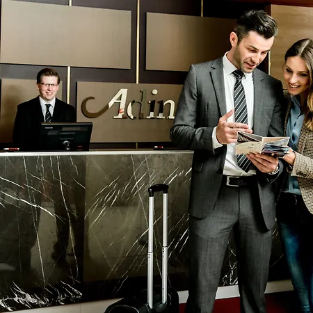 Adina Checkpoint Charlie Aparthotel 4*