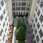 Aparthotel Adina Checkpoint Charlie