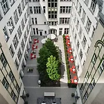 Adina Checkpoint Charlie Aparthotel 4*