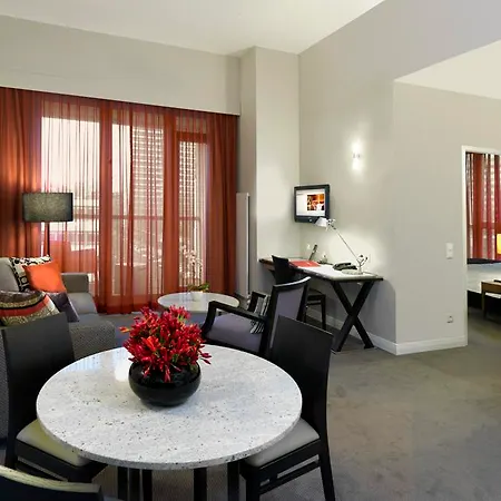 Adina Checkpoint Charlie Apartahotel