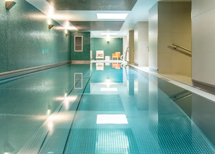 アディナ チェックポイント チャーリー ベルリン